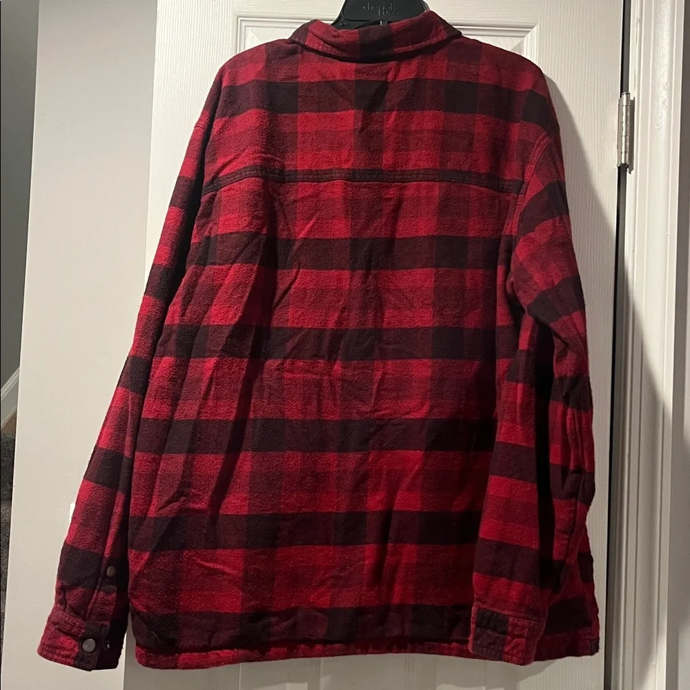 Columbia’s Plaid Button-Up fleece red black men’s XL shacket lumberjack - Picture 3 of 4